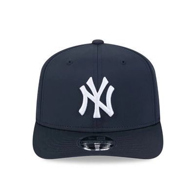 9Seventy Perforated New York Yankees Stretch Snap Navy - New Era