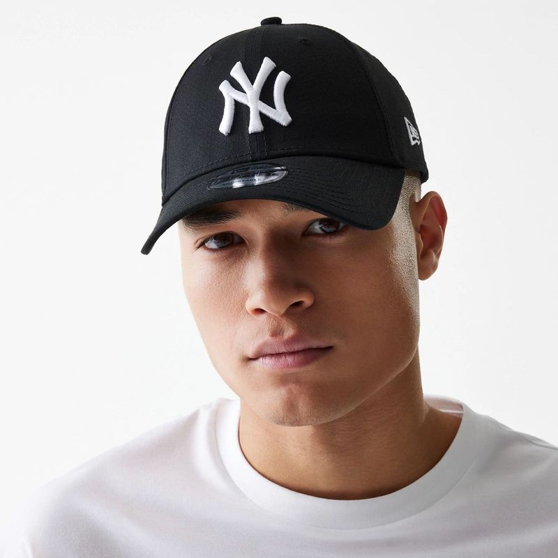 New York Yankees Essential Grey 9FORTY Cap - New Era