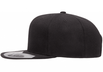 Flexfit 110® Premium Snapback Black 110F finns i lager hos oss