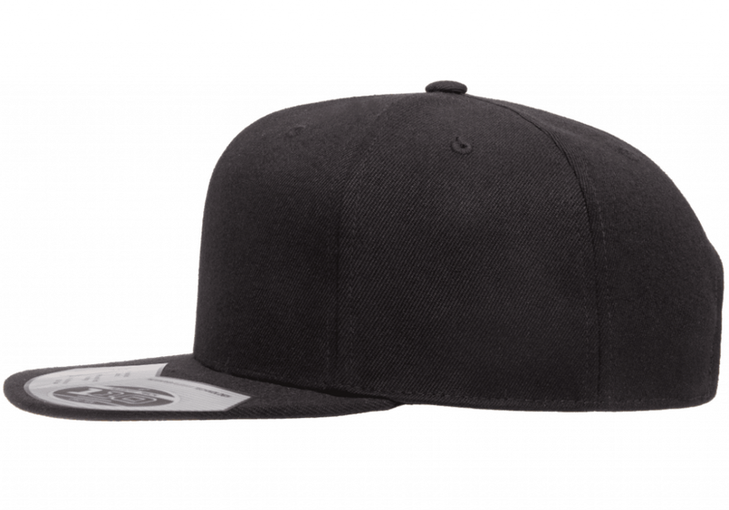 Flexfit 110® Premium Snapback Black 110F finns i lager hos oss