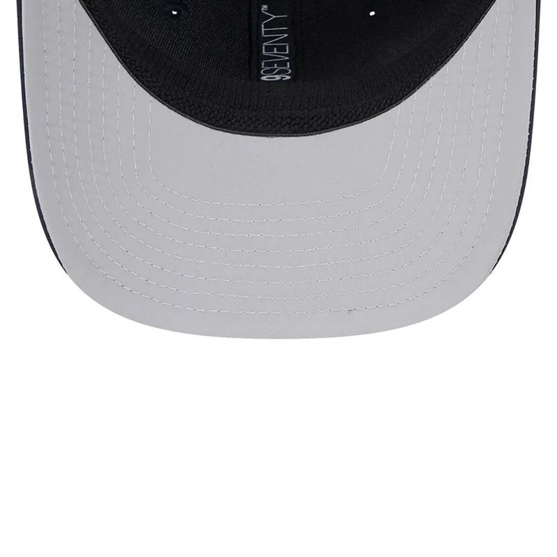 9Seventy Perforated New York Yankees Stretch Snap Navy - New Era