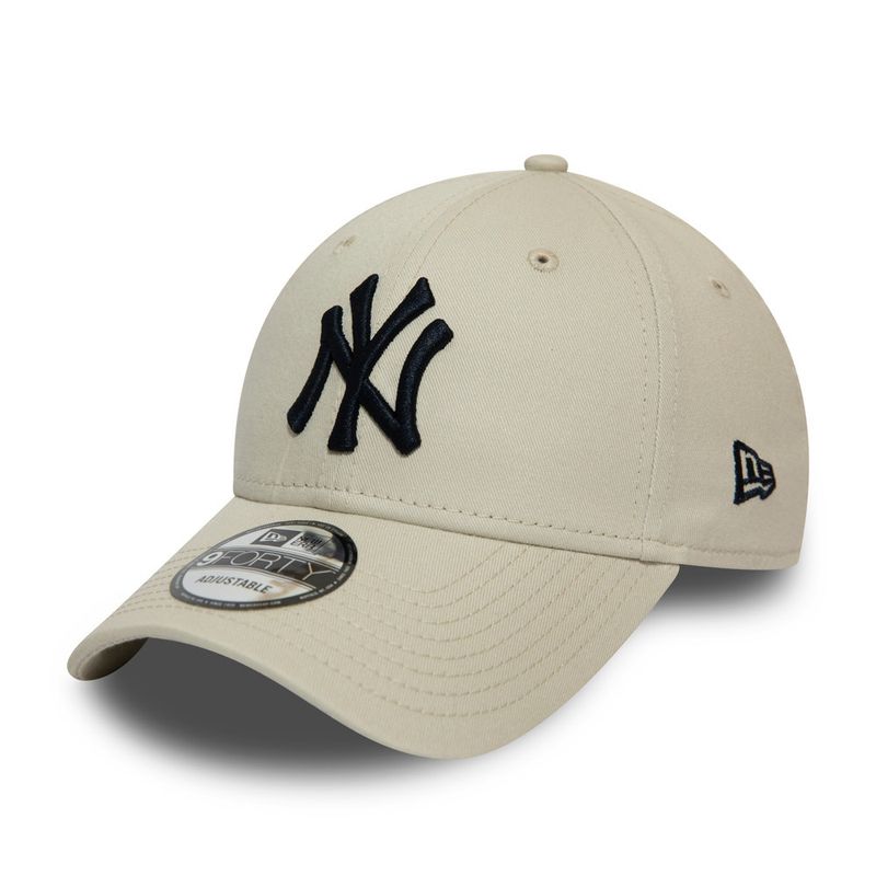 9Forty New York Yankees League Essential MLB Cream