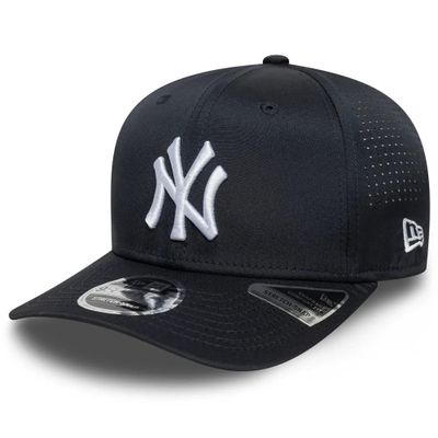 9Seventy Perforated New York Yankees Stretch Snap Navy - New Era