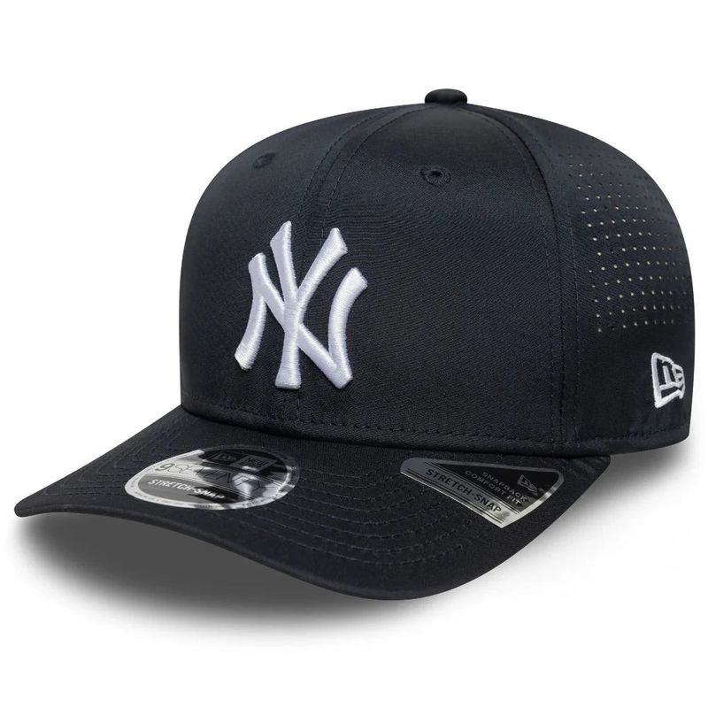 9Seventy Perforated New York Yankees Stretch Snap Navy - New Era
