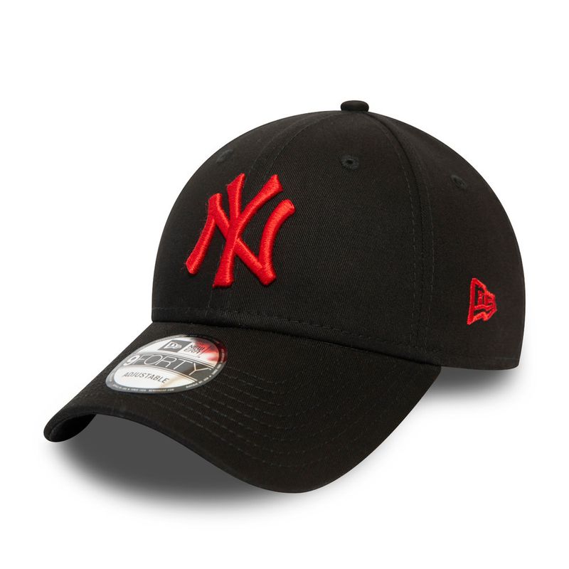 9Forty New York Yankees League Essential MLB Cream