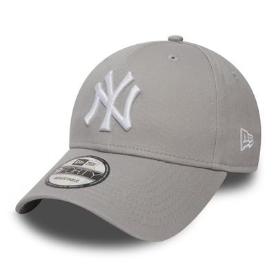 New Era 9FORTY New York Yankees Essential Grey keps i grått med vit broderad Yankees-logga och böjd skärm.