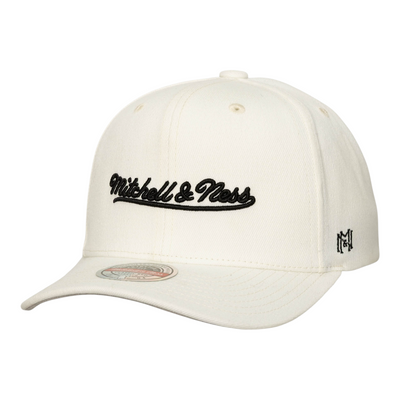 Mitchell & Ness Script Stretch Snapback Off White – HC12184-MNNOFWH Off white snapback keps från Mitchell & Ness med broderad scriptlogotyp och stretchpassform.
