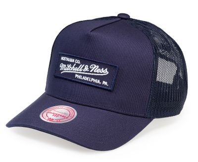 Mitchell & Ness truckerkeps med Box Logo-patch framtill i navy färg