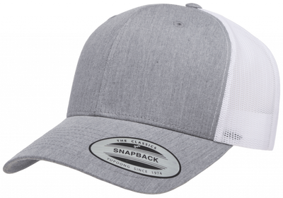 Yupoong Retro Trucker Heather Grey White gråmelerad truckerkeps med vit mesh baktill och böjd skärm