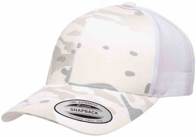 Yupoong Retro Trucker Multicam White Yupoong Retro Trucker Multicam White ljus camomönstrad truckerkeps med vit mesh baktill och böjd skärm