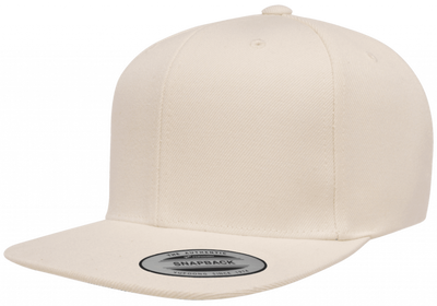 Yupoong Premium Natural naturvit snapback med platt skärm