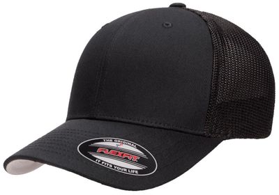 Svart Flexfit Trucker Recycled Mesh keps med böjd skärm och svart mesh baktill