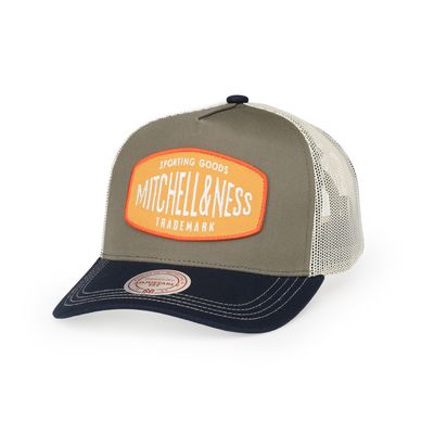 Mitchell & Ness Sporting Trucker 5HSSINTL1670-MNNAGNY Mitchell & Ness truckerkeps med Sporting-patch framtill i grönt och navy