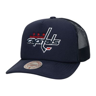 Navy Washington Capitals trucker keps från Mitchell & Ness med broderad logotyp och mesh baktill.
