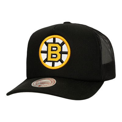 Boston Bruins Evergreen Trucker Mitchell & Ness Black – HT8616-BBNBLCK. Svart Boston Bruins trucker keps från Mitchell & Ness med broderad logotyp och mesh baktill.