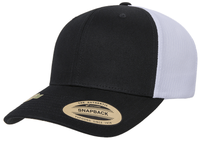 Yupoong trucker keps svart vit med mesh baktill och justerbar passform