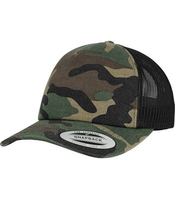 camo truckerkeps med svart meshpanel och snapback.