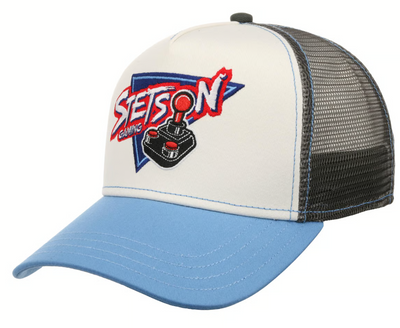 Stetson Trucker Gaming Joystick Green med vit front, ljusblå skärm, mörk mesh och joystickmotiv framtill.