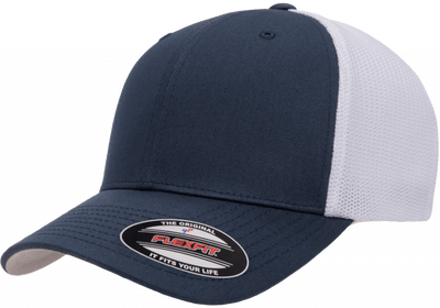 Marinblå och vit Flexfit Trucker Mesh keps med marinblå front, böjd skärm och vit mesh baktill