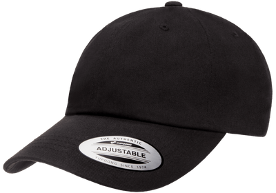 Yupoong Low Profile Cotton Twill dad cap i färgen Black med böjd skärm och justerbart metallspänne baktill.
