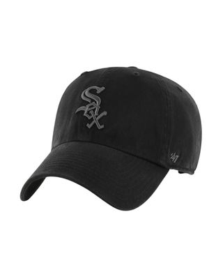 Chicago White Sox Black ’47 Clean Up – svart reglerbar dad cap med vit “Sox”-logo och mjuk ostrukturerad krona